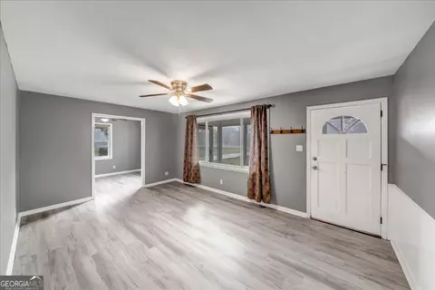 Living - 2875 Estates Rd, Macon, GA 31216 photo 2 of 3