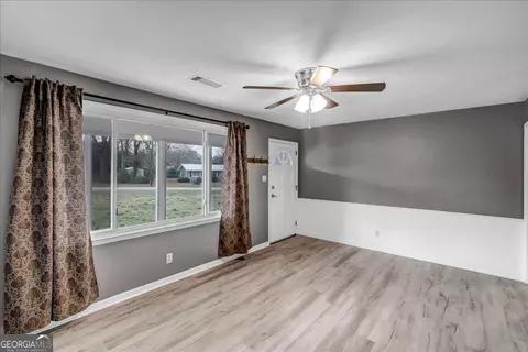 Living - 2875 Estates Rd, Macon, GA 31216 photo 3 of 3