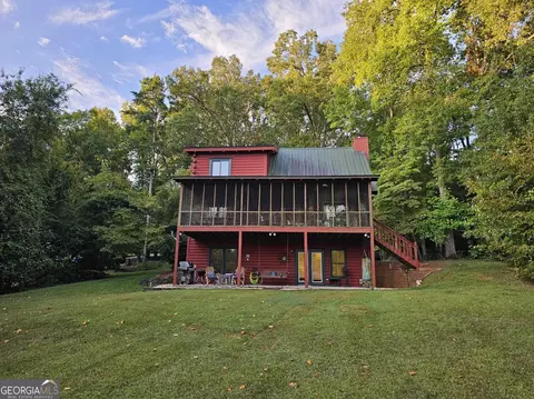 1194 Lake Crest Dr, Sparta, GA 31087