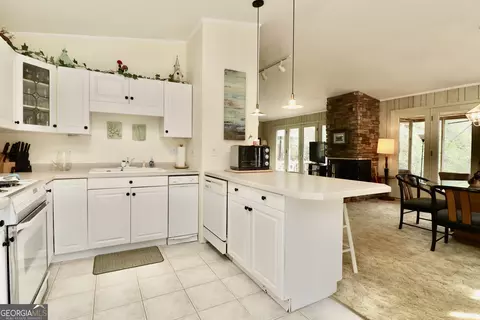 Kitchen - 1102 Yonah Lake Rd, Toccoa, GA 30577 photo 3 of 3