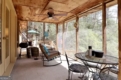 Exterior - 1102 Yonah Lake Rd, Toccoa, GA 30577 photo 3 of 8