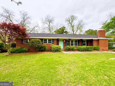 2412 Thornhill Rd, Tifton, GA 31794