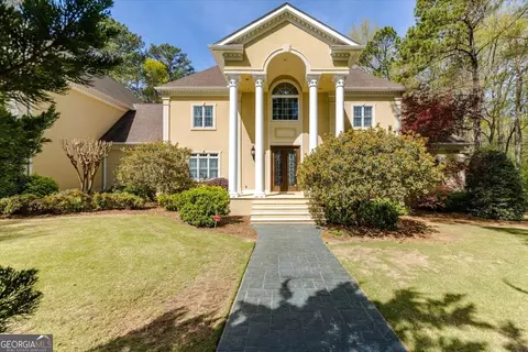 102 Howard Oaks Dr, Macon, GA 31210