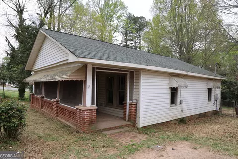 302 Circle Dr, Cornelia, GA 30531 photo 4