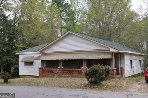 302 Circle Dr, Cornelia, GA 30531