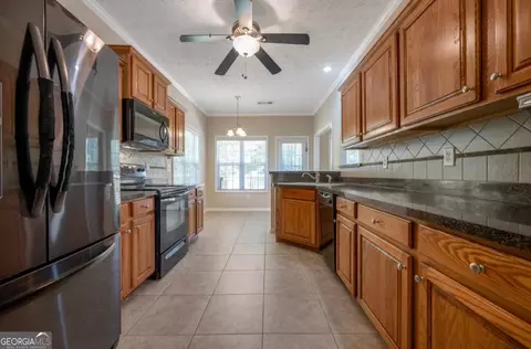 Kitchen - 328 Yorkshire Trce, Hampton, GA 30228 photo 1 of 1