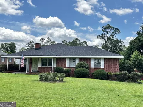 87 W Liberty St, Mcrae-helena, GA 31055