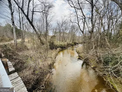 1904 Calhoun Rd, Dewy Rose, GA 30634