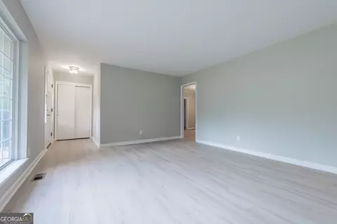 Living - 306 Juniper Rd, Warner Robins, GA 31093 photo 1 of 8