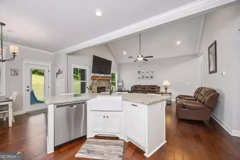 Kitchen - 41 Laurel Rdg, Forsyth, GA 31029 photo 1 of 2