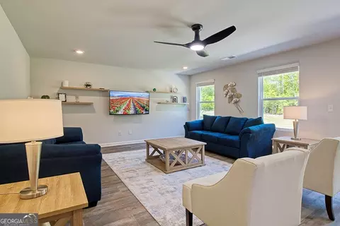Living - 304 Cody Dr, Macon, GA 31216 photo 1 of 1