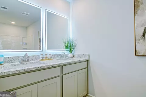 Bath - 304 Cody Dr, Macon, GA 31216 photo 1 of 1