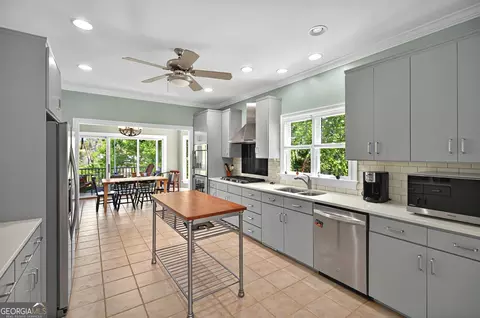 Kitchen - 804 Eagleview, Anderson, SC 29625 photo 2 of 3