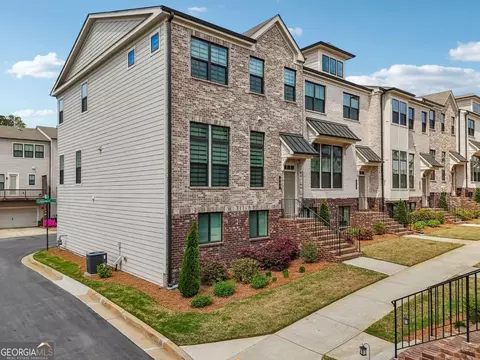 245 Fair View Cir, Roswell, GA 30076