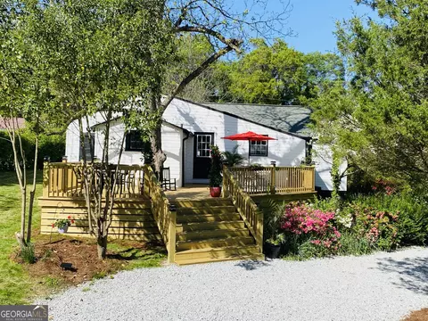 104 Nassau St, Toccoa, GA 30577