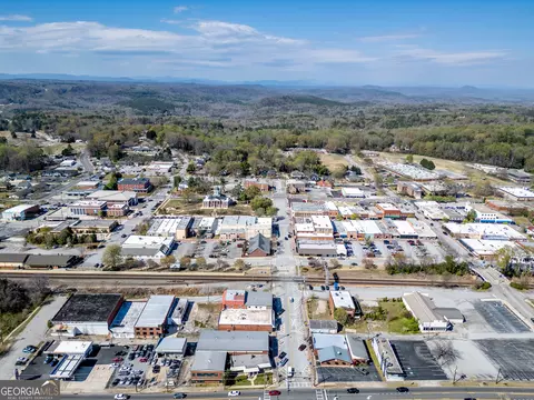 View/Area - 18 W Currahee St, Toccoa, GA 30577 photo 2 of 10