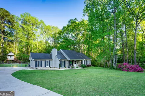 Exterior - 114 Rockwell Dr, Lagrange, GA 30240 photo 3 of 7