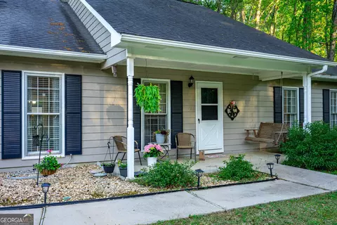 Exterior - 114 Rockwell Dr, Lagrange, GA 30240 photo 4 of 7