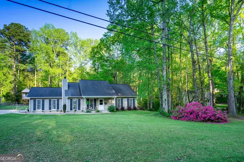 Exterior - 114 Rockwell Dr, Lagrange, GA 30240 photo 2 of 7