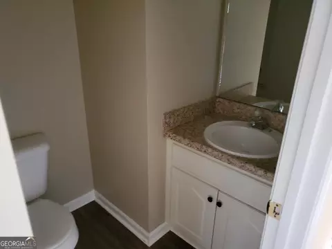 Bath - 190 Blackshears Cir, Dublin, GA 31021 photo 1 of 4