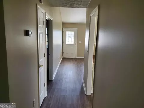 Entry Way - 190 Blackshears Cir, Dublin, GA 31021 photo 3 of 3