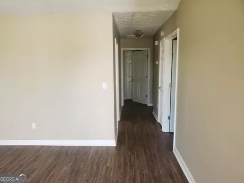 Entry Way - 190 Blackshears Cir, Dublin, GA 31021 photo 1 of 3