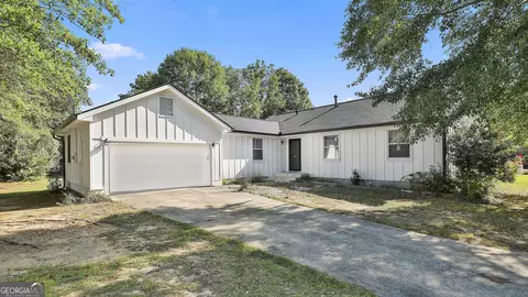 325 Sweetbriar Ln, Griffin, GA 30224