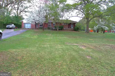 483 Simmons St, Trion, GA 30753