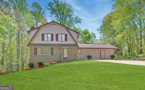 186 Foxdale Dr, Toccoa, GA 30577