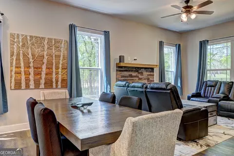 Dining - 239 Fox Rd, Griffin, GA 30224 photo 3 of 3