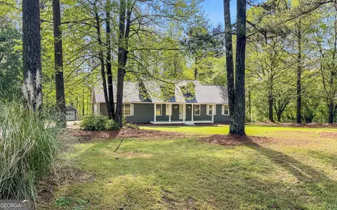 653 Locust Rd, Locust Grove, GA 30248