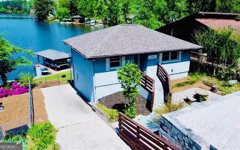 8562 Lake Dr, Snellville, GA 30039