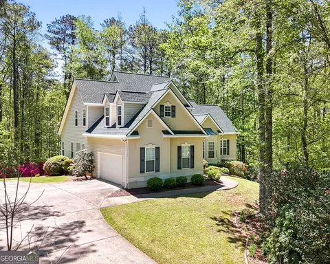 210 Sweetwater Dr, Fayetteville, GA 30214