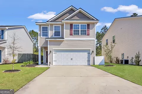 572 Brightleaf Cir, Hinesville, GA 31313
