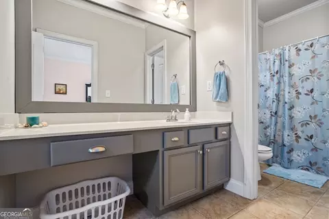 Bath - 2060 Dixie Rd, Covington, GA 30014 photo 3 of 5