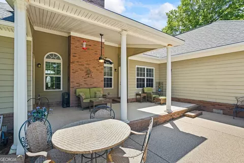Exterior - 2060 Dixie Rd, Covington, GA 30014 photo 5 of 17