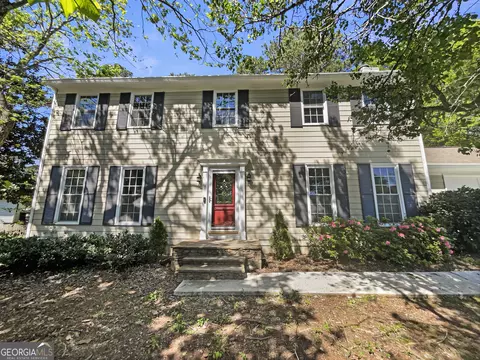 2907 Clearbrook Dr, Marietta, GA 30068