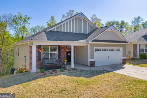 191 Sugar Creek Dr, Cornelia, GA 30531