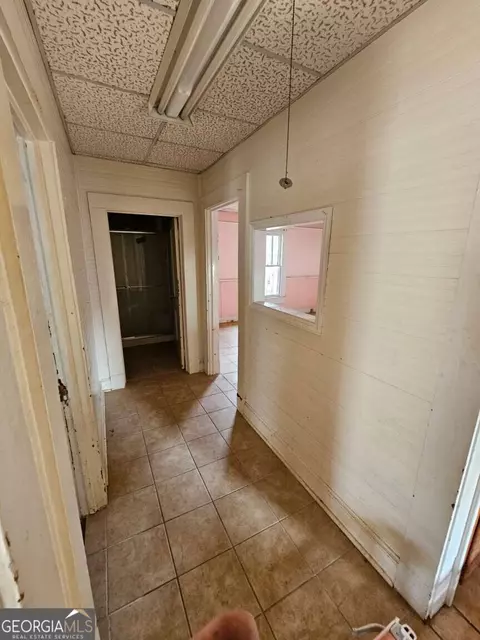 Entry Way - 160 E Currahee St, Toccoa, GA 30577 photo 1 of 3