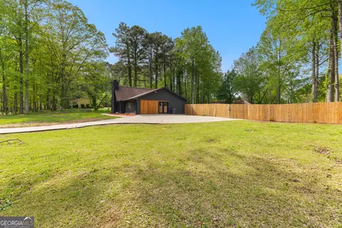 608 E Banks Rd, Fayetteville, GA 30214