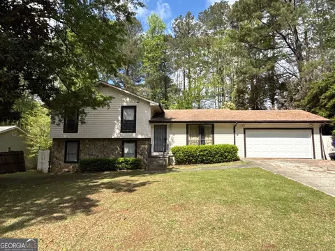9041 Southcrest Ct, Jonesboro, GA 30238