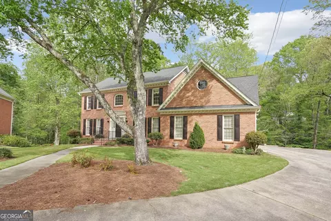 918 Guinevere Way SW, Lilburn, GA 30047