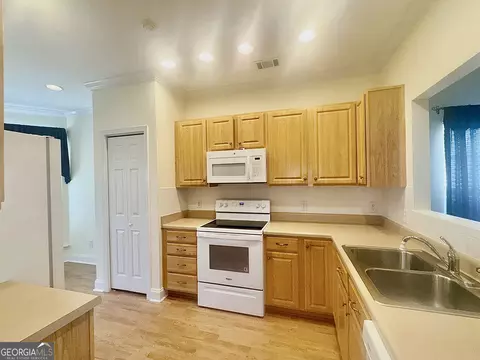 310 Pebble Beach Dr, Perry, GA 31069 photo 8
