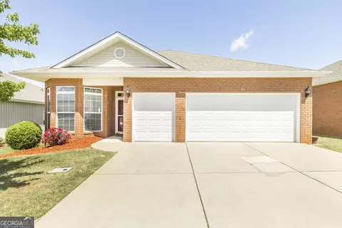 310 Pebble Beach Dr, Perry, GA 31069