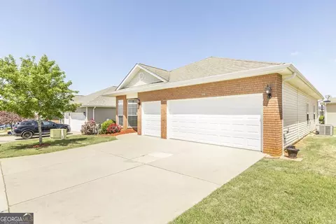 310 Pebble Beach Dr, Perry, GA 31069 photo 2