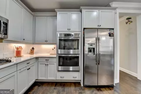 Kitchen - 6425 Bellmoore Park Ln, Duluth, GA 30097 photo 4 of 5