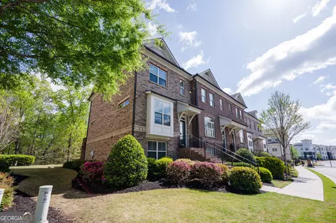 1026 Township Sq, Alpharetta, GA 30022