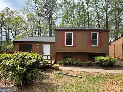 862 Bridgewater Ct, Stone Mountain, GA 30088
