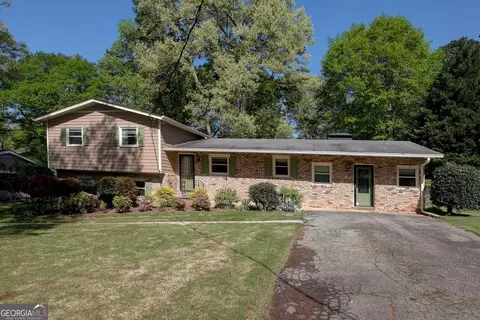 1336 Shirley Dr, Sugar Hill, GA 30518