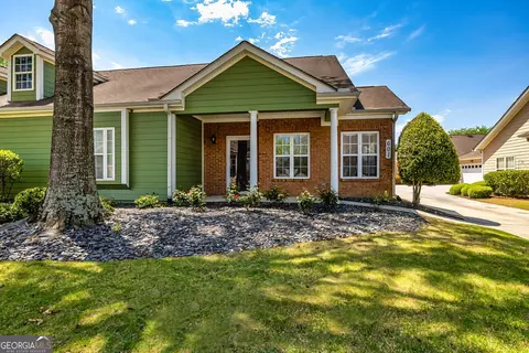 601 Commonwealth Cir, Newnan, GA 30263